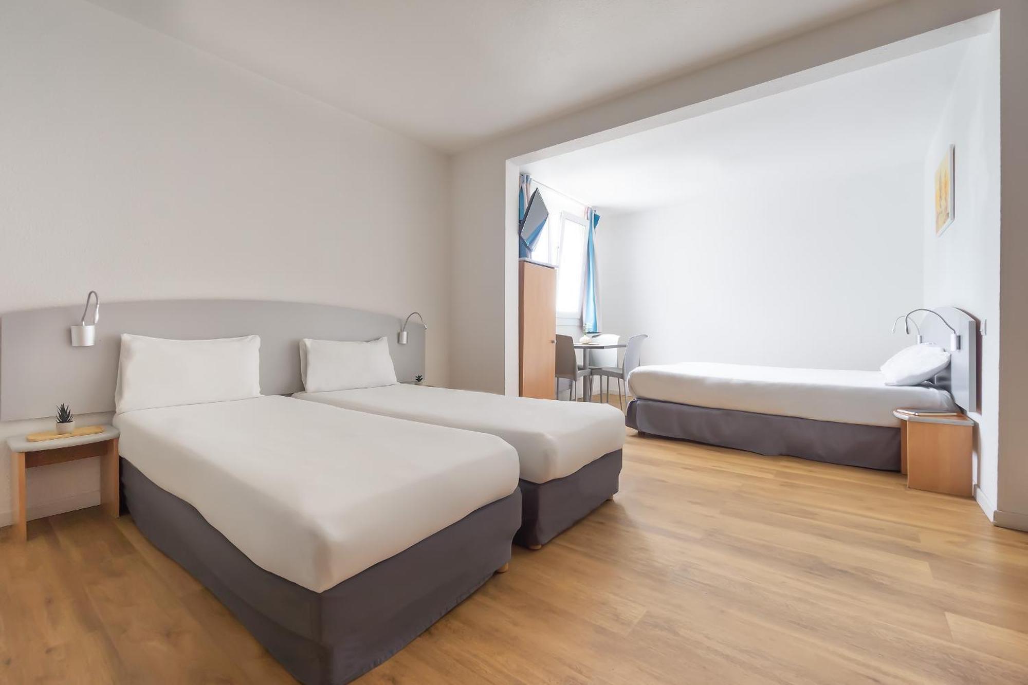 Aparthotel Access 2*